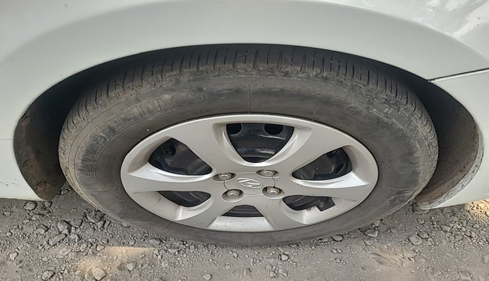 2012 Hyundai Verna FLUIDIC 1.4 VTVT, Petrol, Manual, 1,12,072 km, tyre