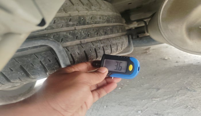 2021 Maruti XL6 ALPHA AT, Petrol, Automatic, 57,568 km, tyre