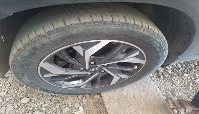 2020 Hyundai Creta SX (O) AT 1.5 DIESEL, Diesel, Automatic, 1,02,903 km, tyre