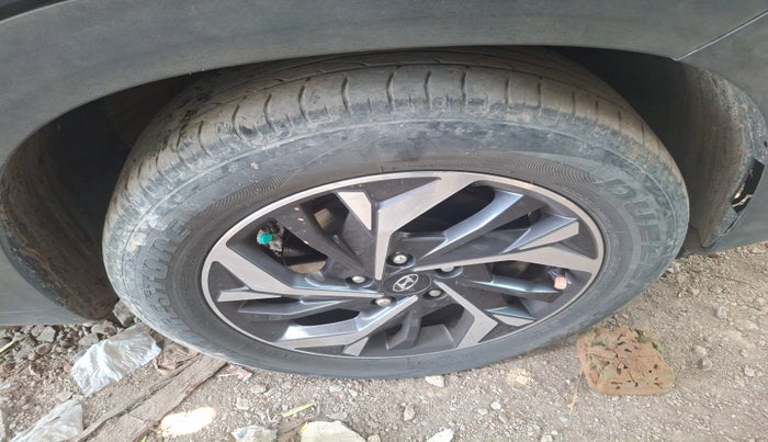 2020 Hyundai Creta SX (O) AT 1.5 DIESEL, Diesel, Automatic, 1,02,903 km, tyre