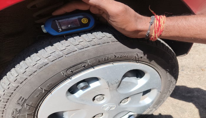 2015 Tata Nano TWIST XT, Petrol, Manual, 17,231 km, tyre