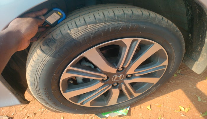 2022 Honda City 1.5L I-VTEC V MT 4TH GEN, Petrol, Manual, 26,581 km, tyre