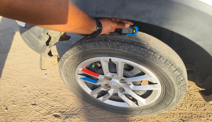 2020 Renault TRIBER RXL MT, Petrol, Manual, 1,08,548 km, tyre