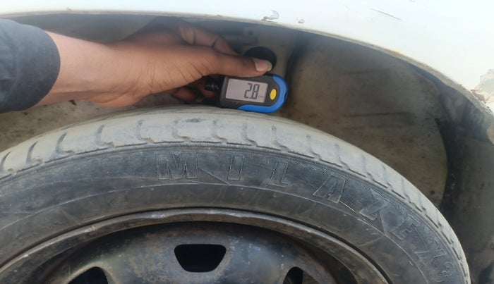 2011 Maruti Alto LXI, Petrol, Manual, 2,38,693 km, tyre