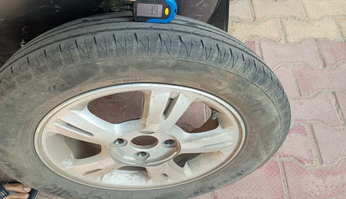 2010 Hyundai i20 SPORTZ 1.2, Petrol, Manual, 64,665 km, tyre