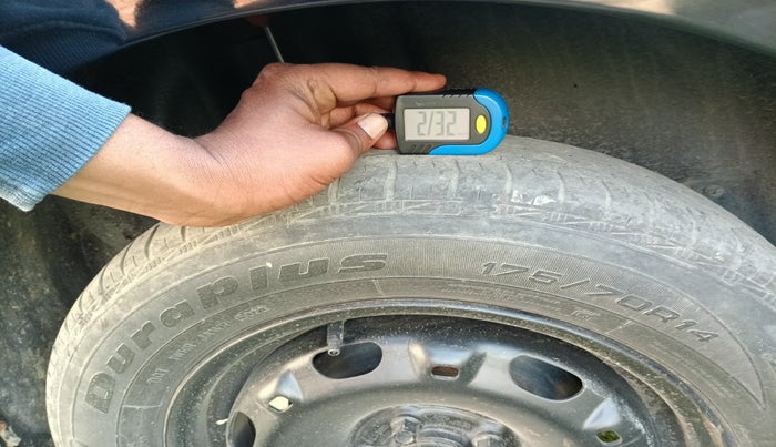 2011 Volkswagen Polo COMFORTLINE 1.2L PETROL, Petrol, Manual, 93,653 km, tyre