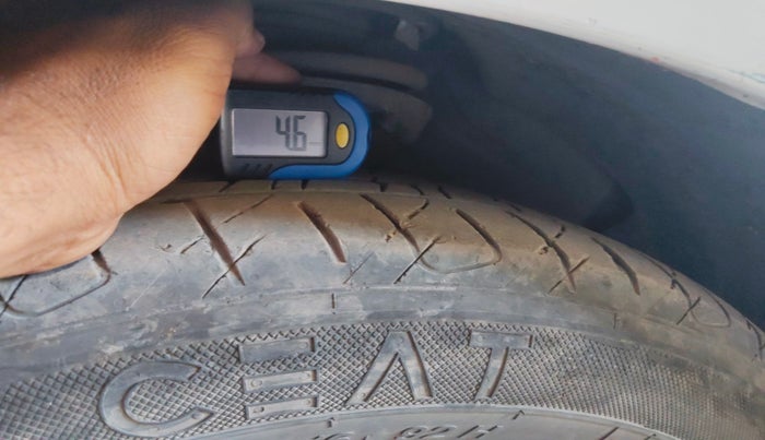 2014 Chevrolet Cruze LTZ, Diesel, Manual, 2,07,476 km, tyre