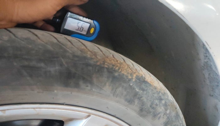 2014 Chevrolet Cruze LTZ, Diesel, Manual, 2,07,476 km, tyre