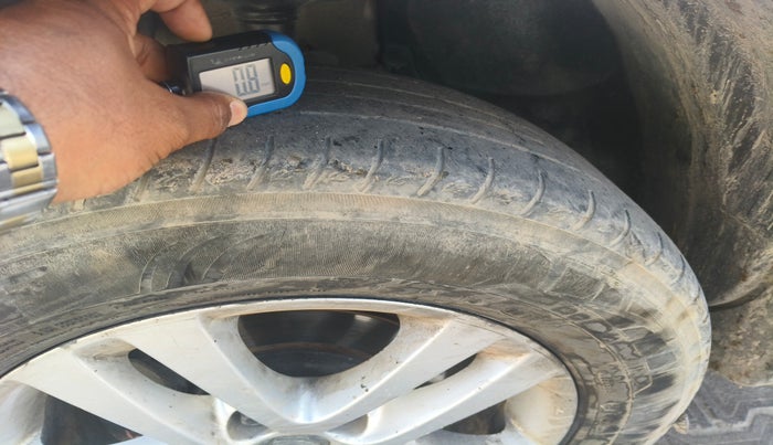 2013 Renault Duster 85 PS RXE DIESEL, Diesel, Manual, 1,17,983 km, tyre