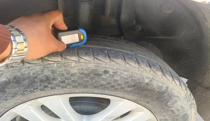 2013 Renault Duster 85 PS RXE DIESEL, Diesel, Manual, 1,17,983 km, tyre