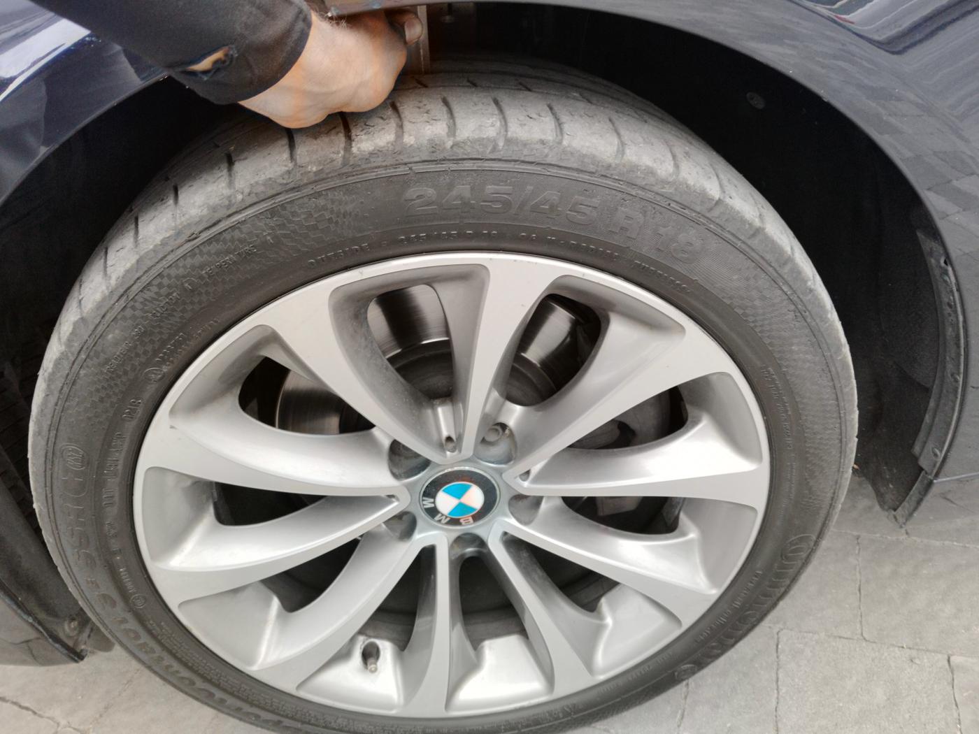 2016 BMW 5 Series 520I LUXURY LINE, Petrol, Automatic, 47,450 km, tyre