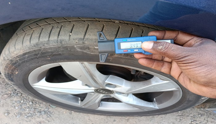 2021 Audi A4 40 TFSI TECHNOLOGY, Petrol, Automatic, 69,052 km, tyre