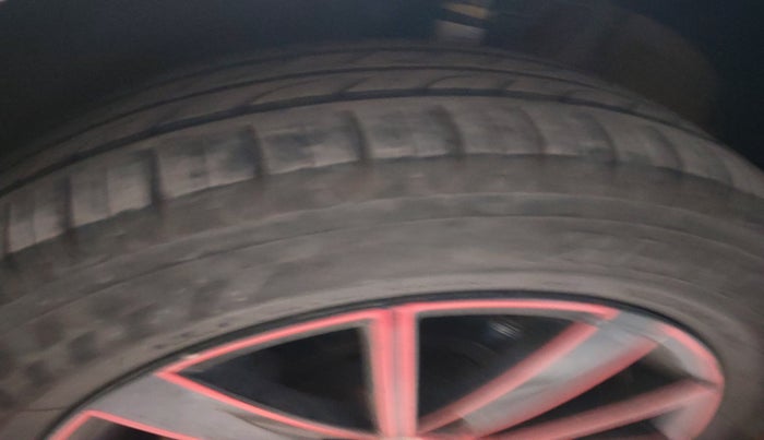 2015 Volkswagen Polo HIGHLINE1.5L, Diesel, Manual, 93,970 km, tyre