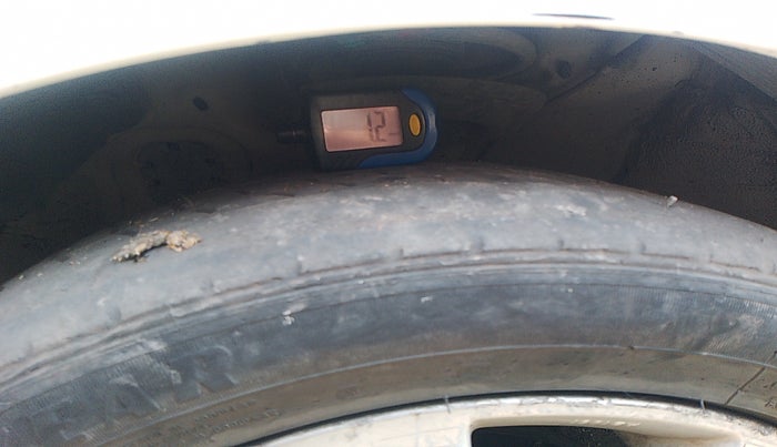 2012 Hyundai Verna FLUIDIC 1.6 CRDI SX, Diesel, Manual, 1,04,765 km, tyre