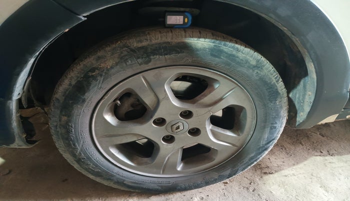 2015 Renault Lodgy 110 PS RXZ 7 STR, Diesel, Manual, 61,167 km, tyre