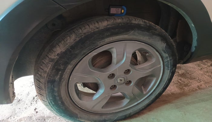 2015 Renault Lodgy 110 PS RXZ 7 STR, Diesel, Manual, 61,167 km, tyre