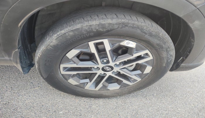 2023 Hyundai VENUE SX 1.5 CRDI, Diesel, Manual, 38,682 km, tyre