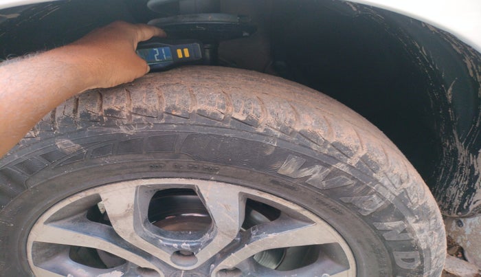 2014 Nissan Terrano XV D THP PREMIUM 110 PS, Diesel, Manual, 1,94,138 km, tyre