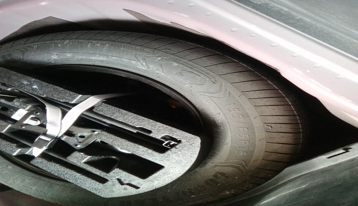 2023 Volkswagen TAIGUN HIGHLINE 1.0 TSI AT, Petrol, Automatic, 32,500 km, tyre