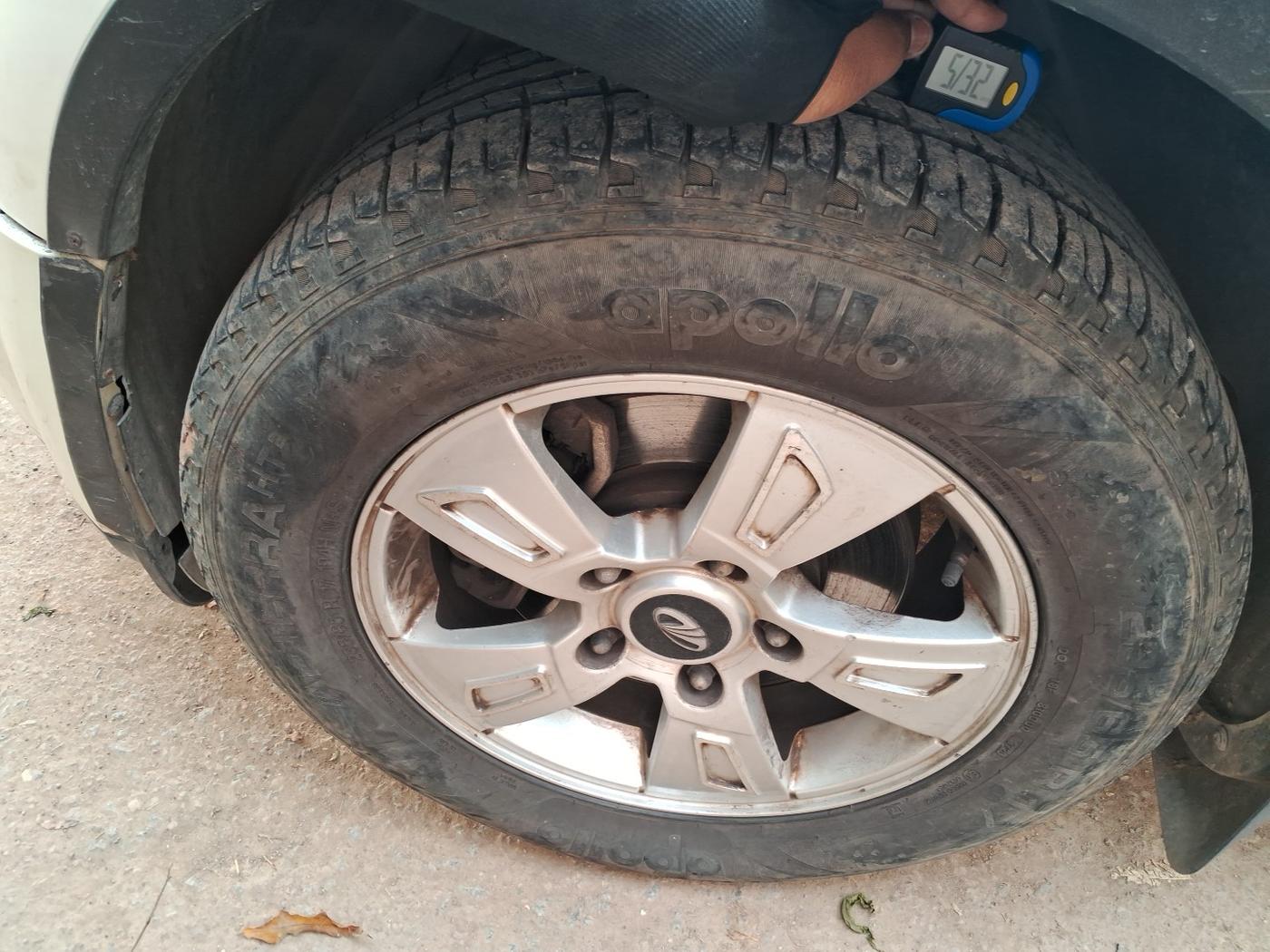 2012 Mahindra XUV500 W8, Diesel, Manual, 1,21,174 km, tyre