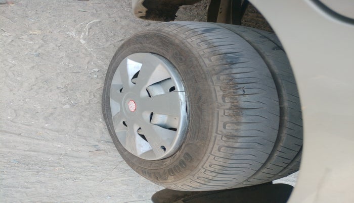 2014 Maruti Wagon R 1.0 LXI CNG, Petrol, Manual, 65,466 km, tyre