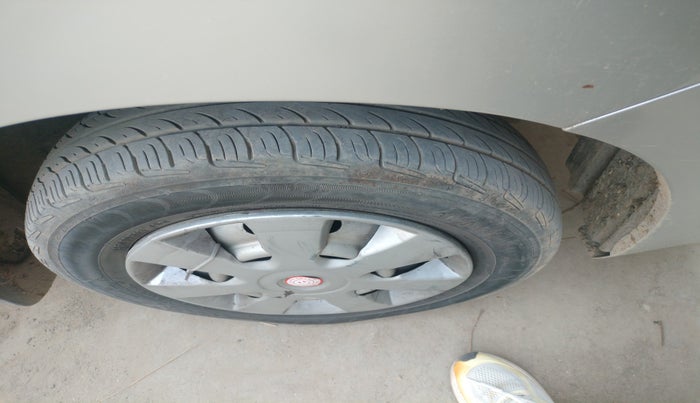 2014 Maruti Wagon R 1.0 LXI CNG, Petrol, Manual, 65,466 km, tyre
