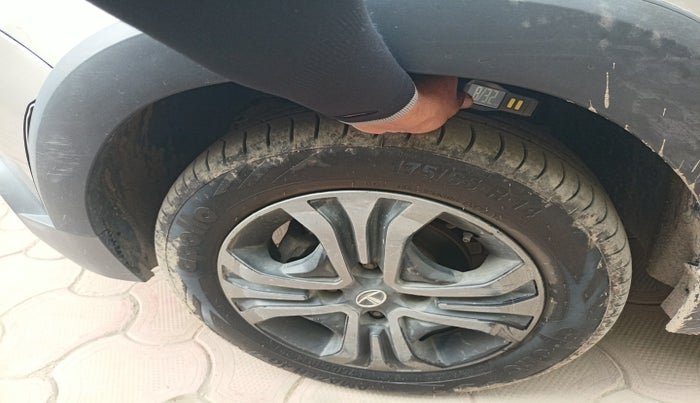 2018 Tata TIAGO NRG PETROL, Petrol, Manual, 1,42,974 km, tyre