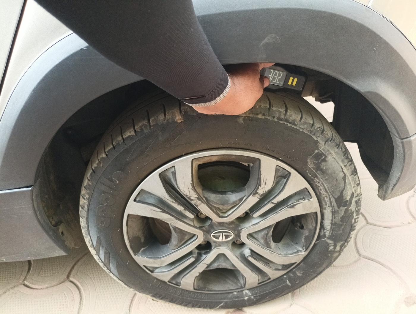 2018 Tata TIAGO NRG PETROL, Petrol, Manual, 1,42,974 km, tyre