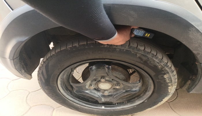 2018 Tata TIAGO NRG PETROL, Petrol, Manual, 1,42,974 km, tyre