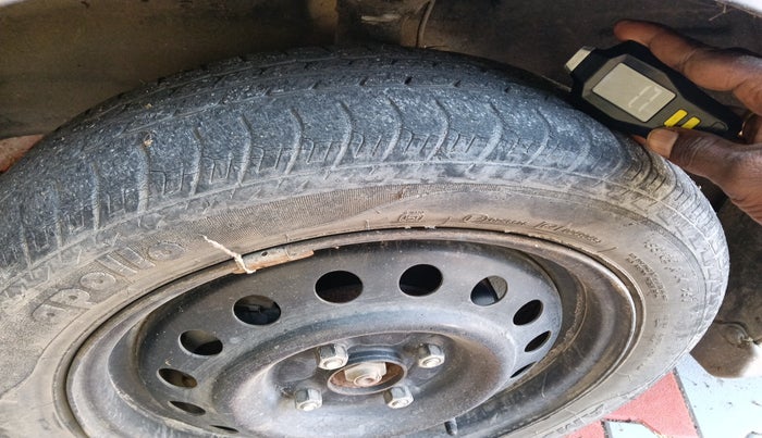 2013 Maruti Wagon R Stingray LXI, Petrol, Manual, 28,605 km, tyre