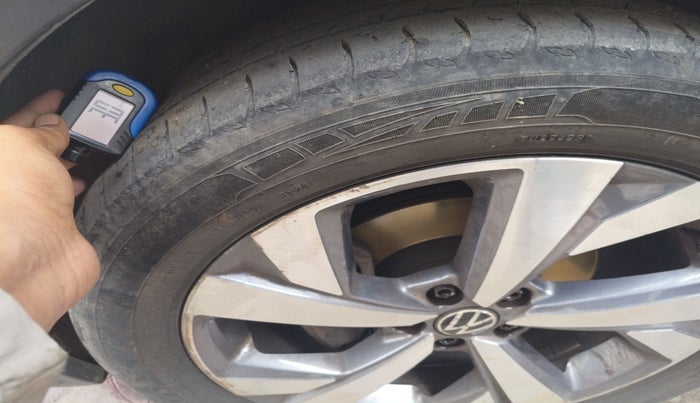 2022 Volkswagen TAIGUN TOPLINE 1.0 TSI AT, Petrol, Automatic, 69,419 km, tyre