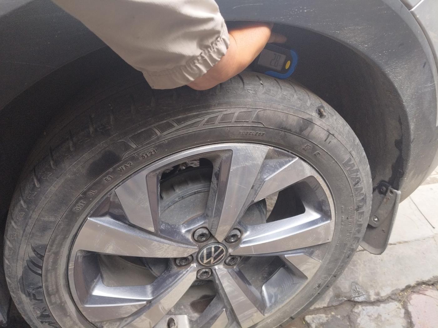 2022 Volkswagen TAIGUN TOPLINE 1.0 TSI AT, Petrol, Automatic, 69,419 km, tyre