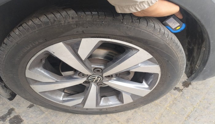 2022 Volkswagen TAIGUN TOPLINE 1.0 TSI AT, Petrol, Automatic, 69,419 km, tyre
