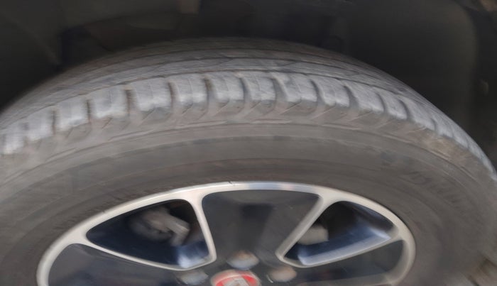 2018 Renault Duster RXS CVT, Petrol, Automatic, 78,809 km, tyre