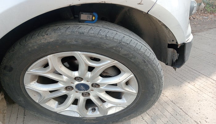 2013 Ford Ecosport TITANIUM 1.5L DIESEL, Diesel, Manual, 1,76,234 km, tyre