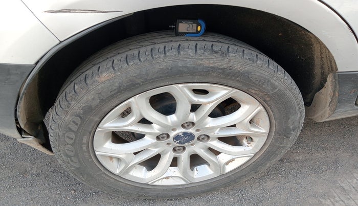 2013 Ford Ecosport TITANIUM 1.5L DIESEL, Diesel, Manual, 1,76,234 km, tyre