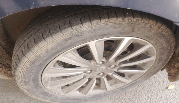 2018 Maruti Ciaz ALPHA  AT 1.5 SHVS PETROL, Petrol, Automatic, 36,205 km, tyre