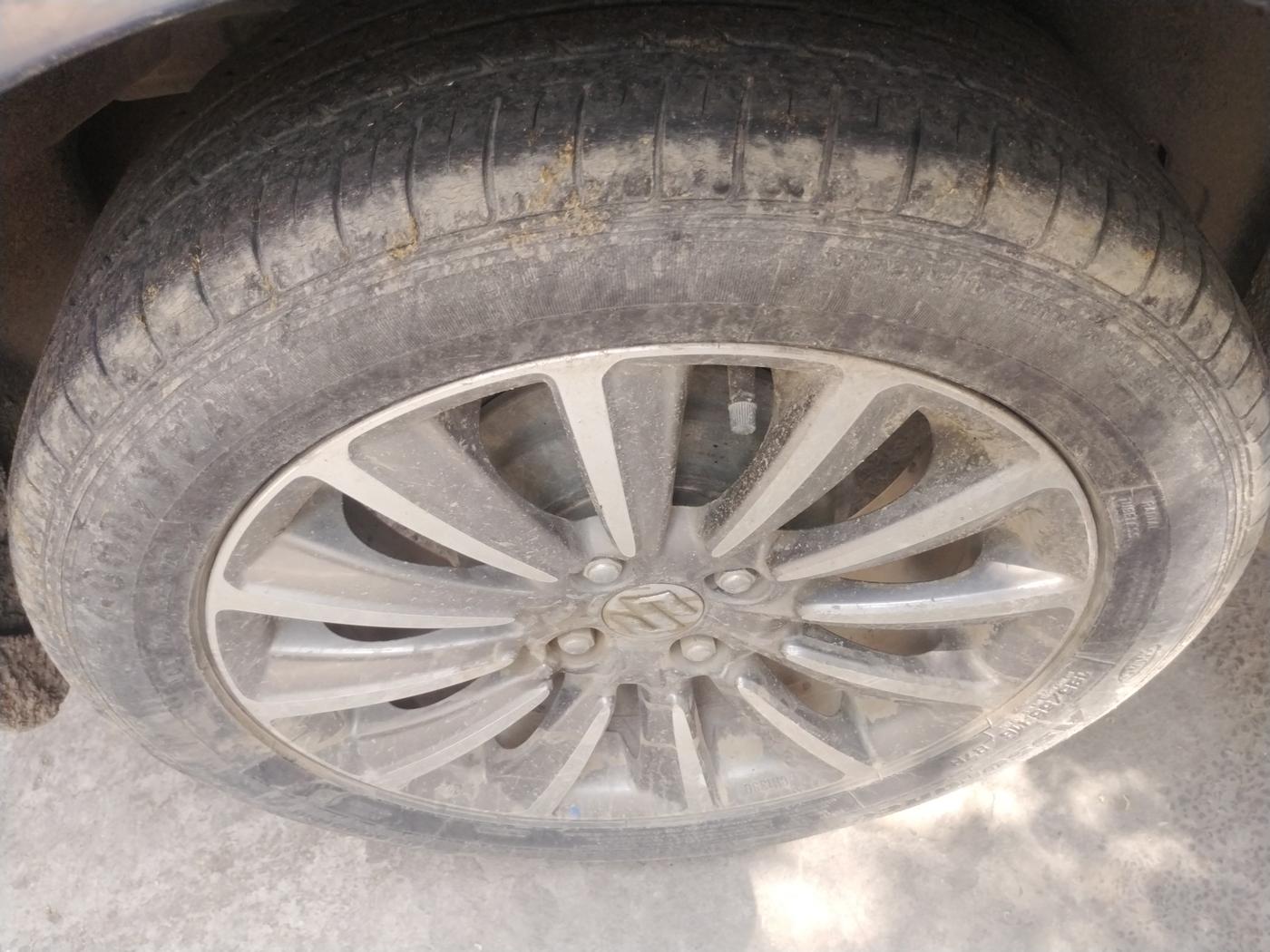 2018 Maruti Ciaz ALPHA  AT 1.5 SHVS PETROL, Petrol, Automatic, 36,205 km, tyre