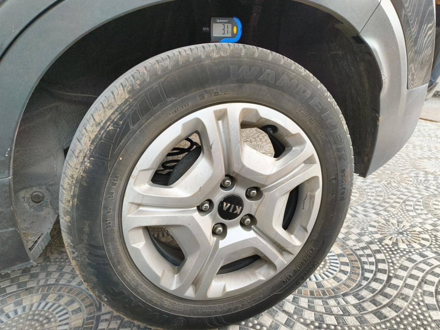 2020 KIA SONET HTX 1.0 IMT, Petrol, Manual, 54,683 km, tyre