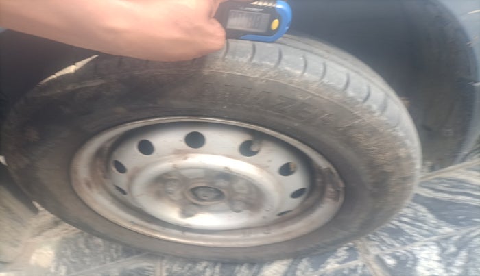 2013 Maruti Wagon R 1.0 LXI CNG, Petrol, Manual, 1,20,608 km, tyre