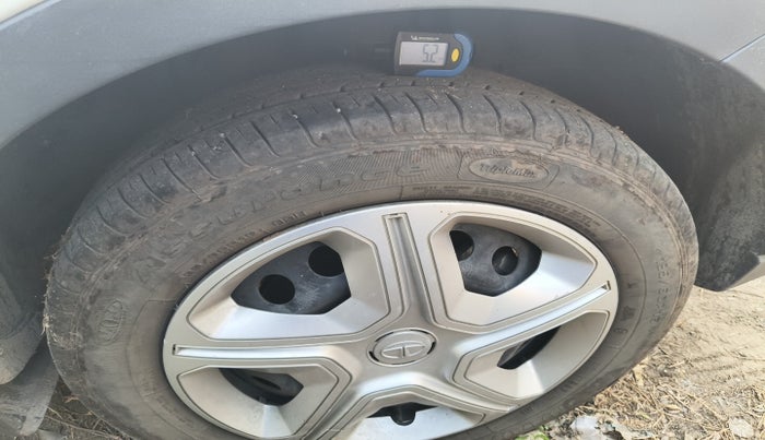 2023 Tata NEXON XM SUNROOF PETROL, Petrol, Manual, 31,835 km, tyre