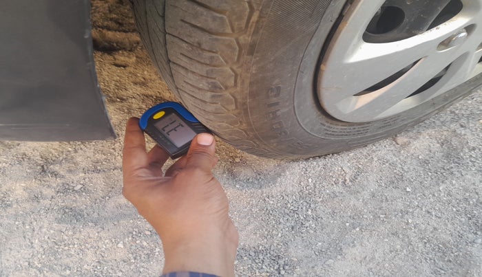 2011 Hyundai i10 SPORTZ 1.2, Petrol, Manual, 63,197 km, tyre