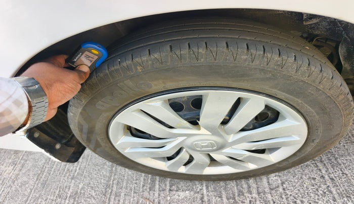 2016 Honda City 1.5L I-VTEC SV, Petrol, Manual, 2,01,479 km, tyre