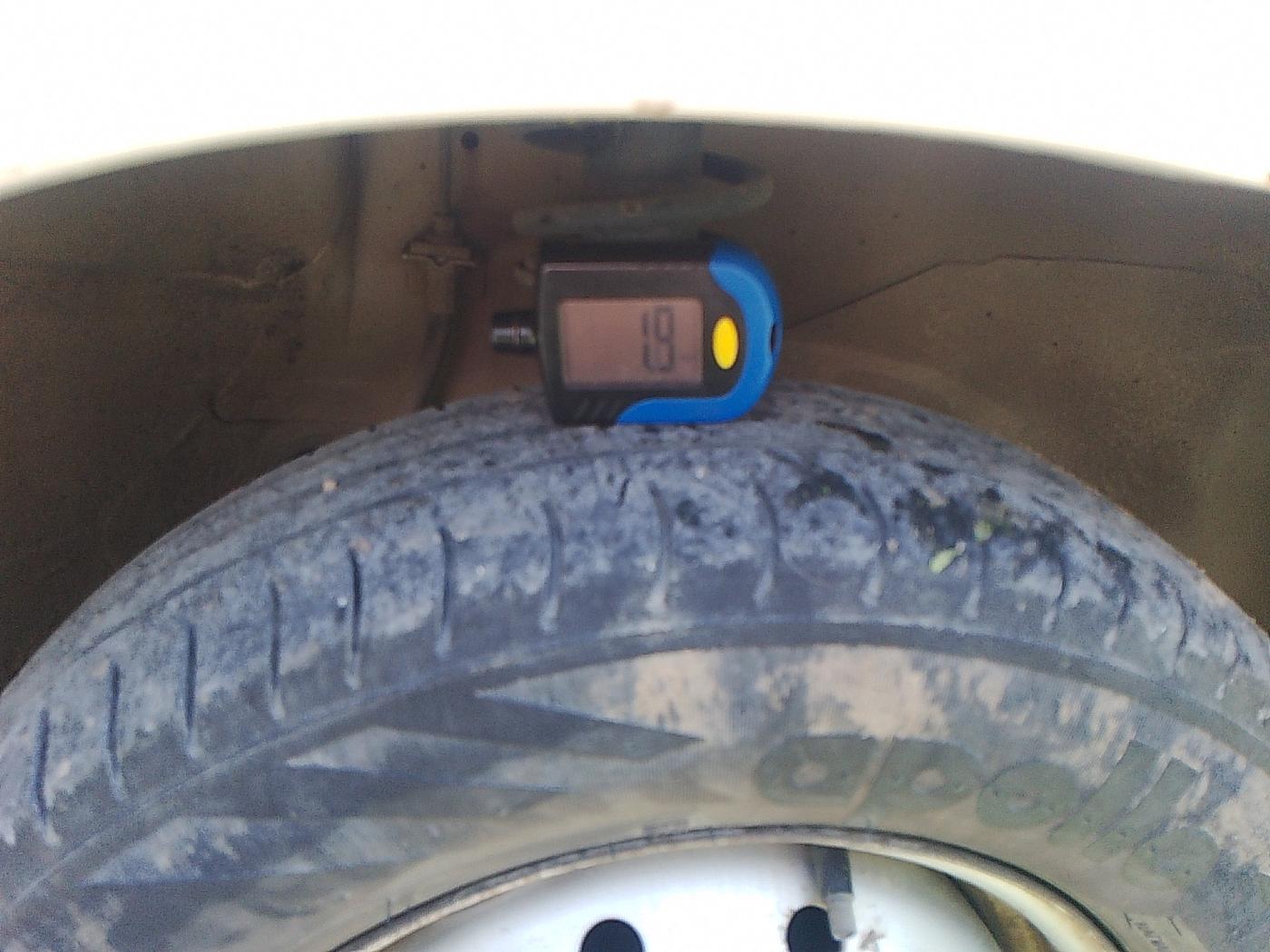 2011 Maruti Alto LXI, Petrol, Manual, 76,738 km, tyre