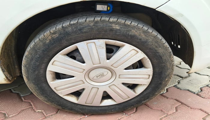 2011 Ford Figo ZXI 1.2 PETROL, Petrol, Manual, 60,080 km, tyre