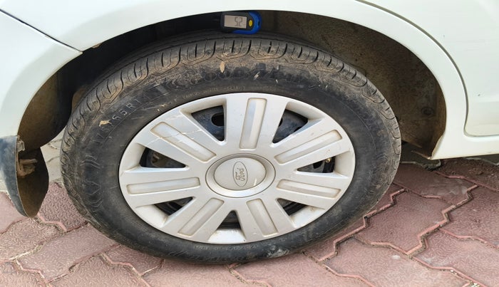 2011 Ford Figo ZXI 1.2 PETROL, Petrol, Manual, 60,080 km, tyre