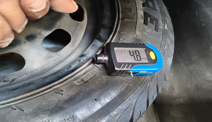 2011 Ford Figo ZXI 1.2 PETROL, Petrol, Manual, 60,080 km, tyre