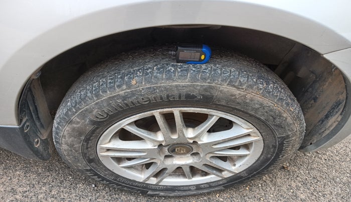 2011 Maruti Swift Dzire LXI, Petrol, Manual, 2,28,472 km, tyre