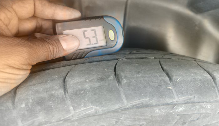 2011 Maruti Swift ZXI, Petrol, Manual, 1,15,007 km, tyre