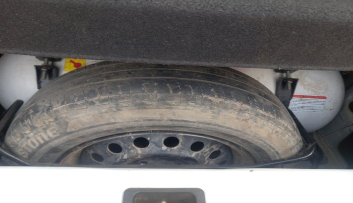 2022 Maruti Celerio VXI CNG, Petrol, Manual, 68,408 km, tyre